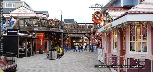 Pier 39 shops and restaurants near Fisherman´s Wharf, San