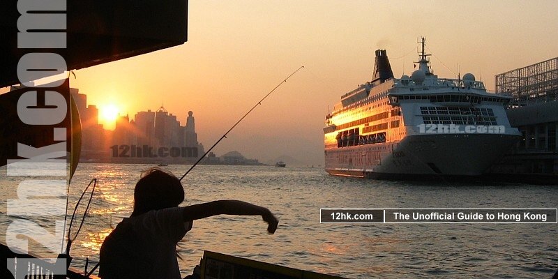 fishing near Ocean Terminal, Tsim Sha Tsui